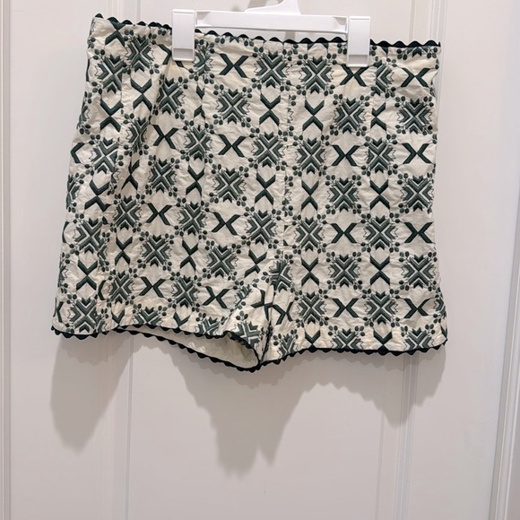 Zara Women’s XL Green and Cream High Waist Embroidered Shorts - Picture 4 of 10